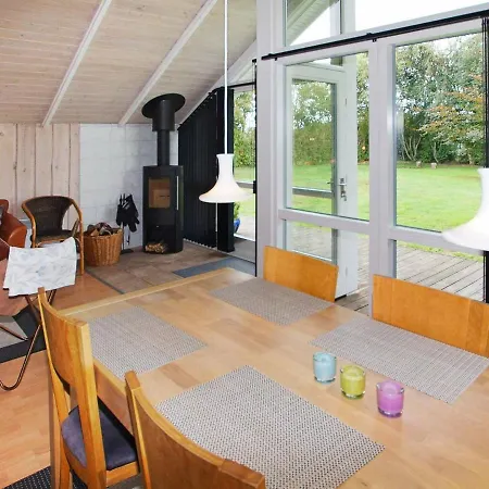 Whirlpool Cottage Oasis-By Traum Holiday home *