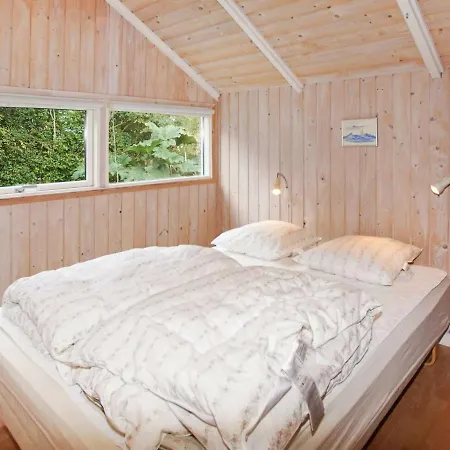 Whirlpool Cottage Oasis-By Traum