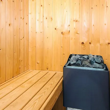 Whirlpool Cottage Oasis-By Traum Holiday home *